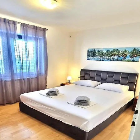 Apartment Family Friendly With A Swimming Pool Sabunike, Zadar - 20179 *