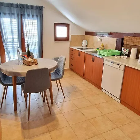 Apartment Family Friendly With A Swimming Pool Sabunike, Zadar - 20179 *